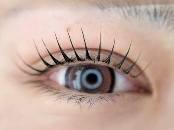 eom eye【オムアイ】マツエク/パリエク/LED/パリジェンヌ/まつげパーマ/新栄の写真/[新栄町駅徒歩1分/お子様同伴◎]高技術×スピード×キープ力が自慢◎まつげパーマのモチが格段に違う＊