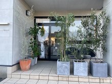 ケリー(KELLY)の雰囲気(店舗入口)