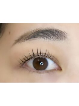 ナチュラル上品な目元にしたい