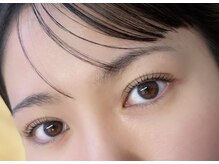 ペレ(PELE)の雰囲気（まつげパーマ左:束なし　右:束あり）