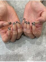 ロミー(Rommy)/ヒョウ柄フレンチネイル