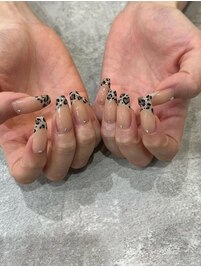 ヒョウ柄フレンチネイル