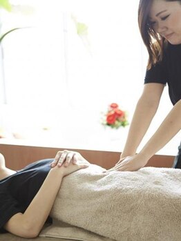 デイスパ アリュメール 淀屋橋店(DAY SPA)の写真/体調ケアとサイズダウンを同時に叶える充実コース⇒【腸セラピー+お腹キャビテーション&ラジオ波/50分】