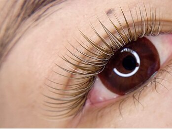 ベリンダ アイラッシュサロン(belinda)/ 【カーキ×ハイライトカラー】