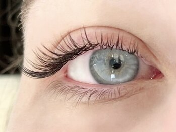 フィオレ(FIORE)の写真/豊富なカラー×似合わせ技術で叶える垢抜けeye★選べるカラーエクステで、あなただけの理想の目元を実現◎