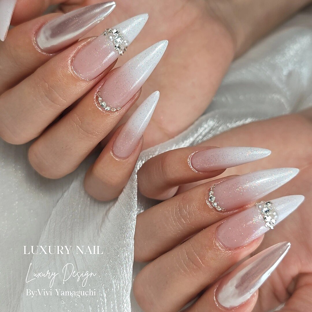 ビビラグジュアリーネイル(Vivi Luxury Nail)｜ホットペッパービューティー