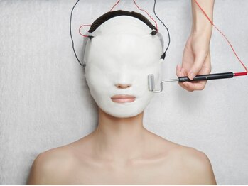 エーエスシー ウエスト(asc west)の写真/ビタミンA・Cでベーシックなケアを。エンビロンフェイシャルエステとアカイケオリジナルケアでお悩み改善!