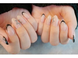 星とフレンチネイル