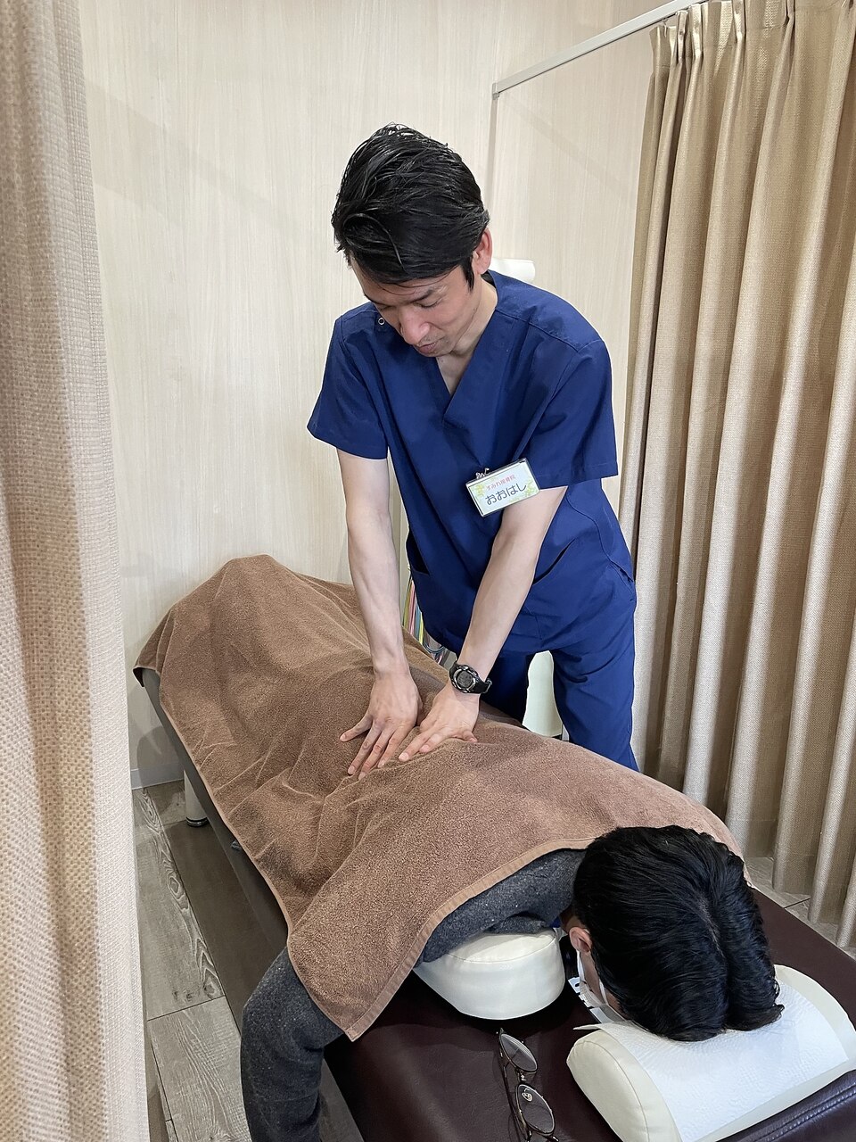 【上半身もみほぐし】首肩こり/頭痛/眼精疲労/腰痛/  60分\6,710→\3,300