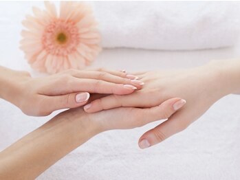 エムフルール(M fleur)の写真/手元のエイジングケアができるハンドエステが人気！手肌からトータルに綺麗になって自信のうる艶お手元に◎