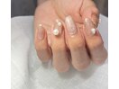 大人アクセサリーパールネイル