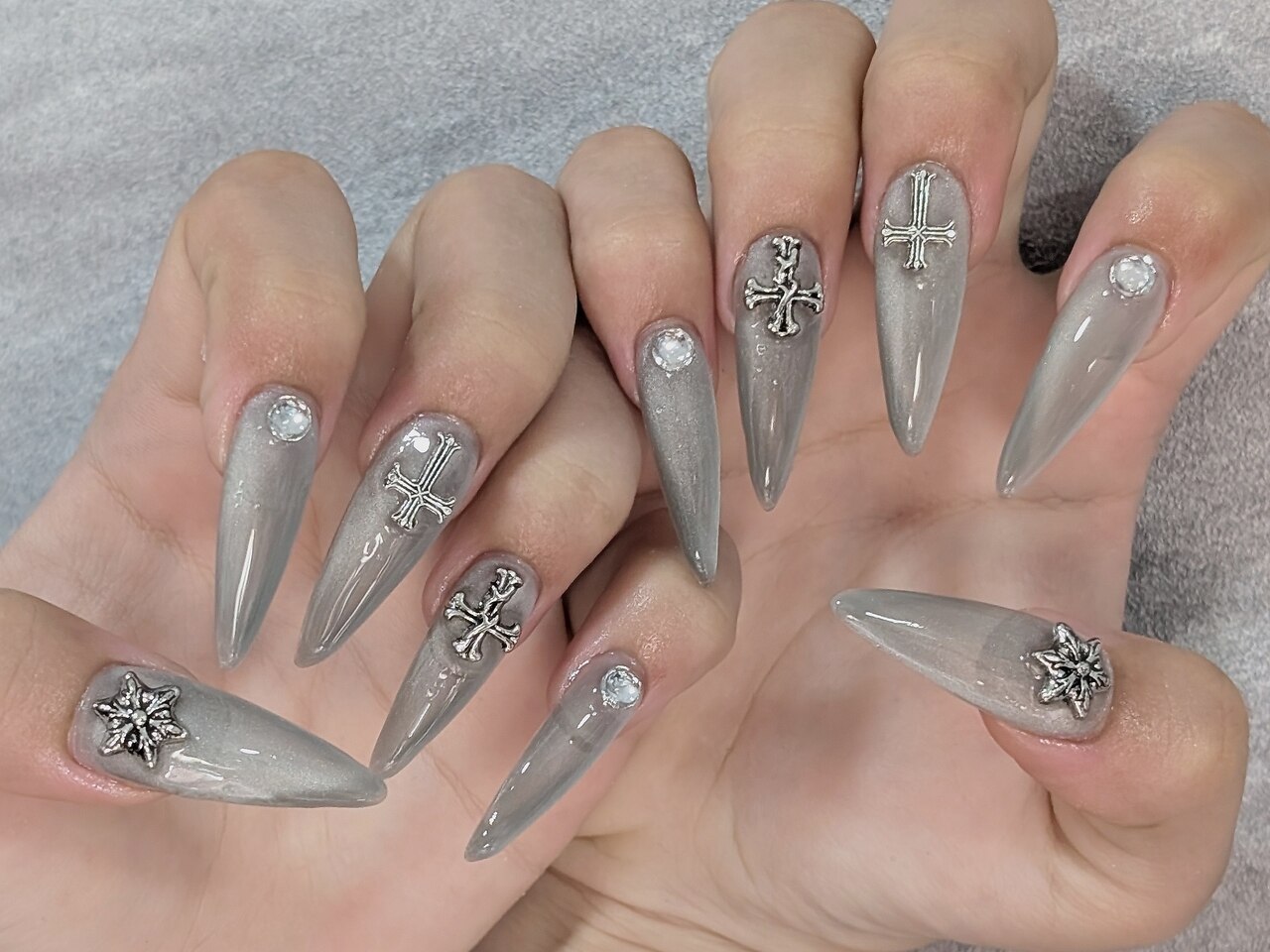 2025年-2026年冬トレンド】リゾート スーパーロングのネイルデザイン集