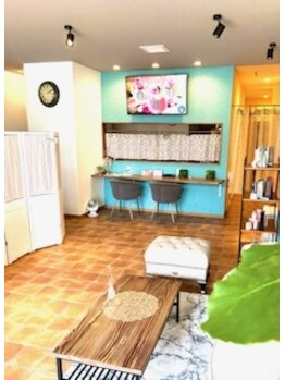 チャルム(CAL'ME)/明るく広い店内