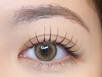 エレナ(Helena)の写真/圧倒的なキープ力が自慢★丁寧なカウンセリングで一人一人の目元に合わせた似合わせデザインをご提案!