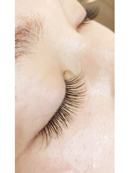 まつ毛エクステ専門サロン マドモア 加古川店/自然派ナチュラルデザイン