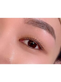 ナチュラル上品な目元にしたい