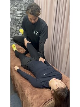 あず整体院 南森町天三/施術風景