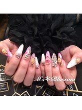 ネイルサロンアンドスクールエムズブロッサム(Nailsalon & school M's Blossom)/スカルプアート込コース