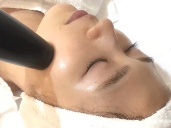 リモ(Rimo)の写真/【最先端美容施術☆美肌とリフトアップが叶う】年齢によるホウレイ線、お顔のたるみ・しわへアプローチ！