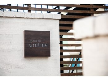 グラチア(Gratiae)/サロン看板