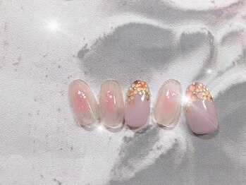 ハッピービューティー(Happy Beauty)/小花ネイル