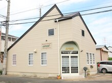 アレスト(arest)/三角屋根が目印！サロン外観