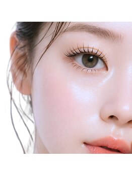 ミシェル(Michelle)の写真/ボリュームよりナチュラル派な方へ！話題のパリジェンヌで自然に目力UP♪経験豊富なスタッフが丁寧に施術☆