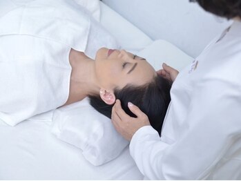 ウィード美容 健康スタジオ(WEAD美容 健康STUDIO)の写真/【快眠・眼精疲労に】ドライヘッドスパ×耳つぼマッサージ◎程よい力加減に癒され、思わず寝落ちする方も☆