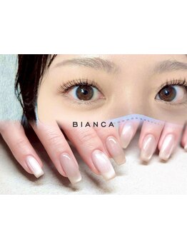 ネイル・アイメニューの同時施術が可能