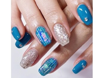 ムムネイル(Mum nail)の写真/定額だから安心。毎月気軽にねいるを、トレンドも上品も定額で叶う。