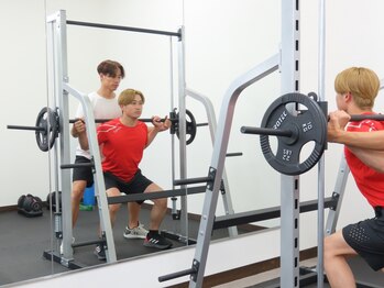 オージム 大島店(OGYM)の写真/【22時まで営業】お仕事終わりや隙間時間もOK◎一人で悩まず、理想の美Bodyづくりはプロにお任せを！