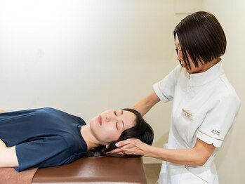 マカナ整体サロン 栄(MAKANA)/スマホ首、巻き肩、猫背整体