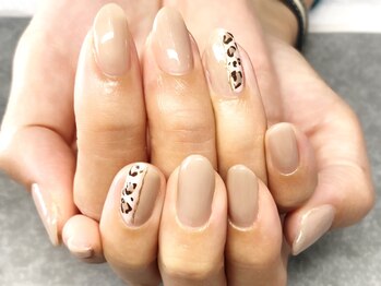 ケイプラス(K PLUS)/ヒョウ柄ネイル