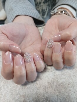 ラバーズネイル(Lover's Nail)の写真/ジェルネイルで指先のお洒落♪カラーができない方はケアメニューで自爪のお手入れ！シンプルからアート◎

