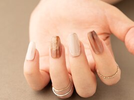 シンプル　ニュアンスネイル