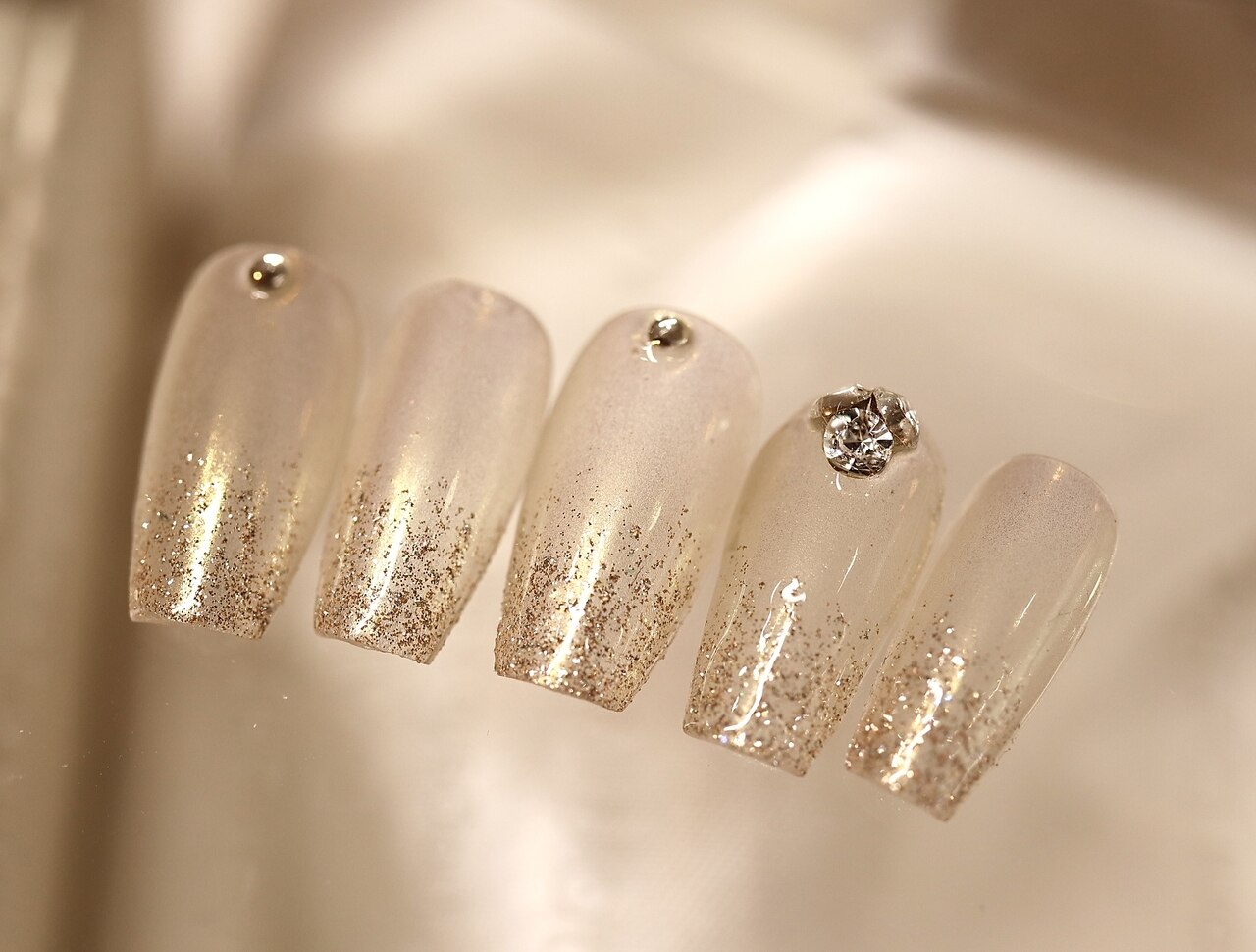 sak様　ホワイトワンカラー 人気順｜#ホワイトワンカラーのネイルデザイン(3ページ目