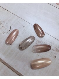 ミラーネイルがアクセントに☆