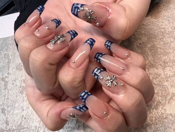 エスネイルサロン(S Nail Salon)の写真/丈夫な仕上がりで持ちが自慢♪様々なデザインに対応◎お好みのデザインや雰囲気を確認しながらお仕上げ♪