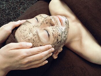 アイラッシュアンドビューティースタジオ ビット(bit)の写真/繰り返す肌悩みにアプローチ★肌本来の美しさを引き出す「ルヴィハーブピーリング」