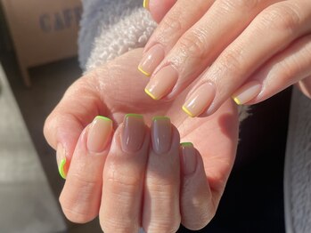 ネオイ(neo:i)の写真/ふと、ついつい見てしまうネイルで日常に彩りを。