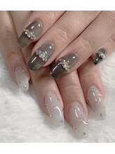 カラン 焼津店(CALIN)/アシンメトリー透け感ネイル