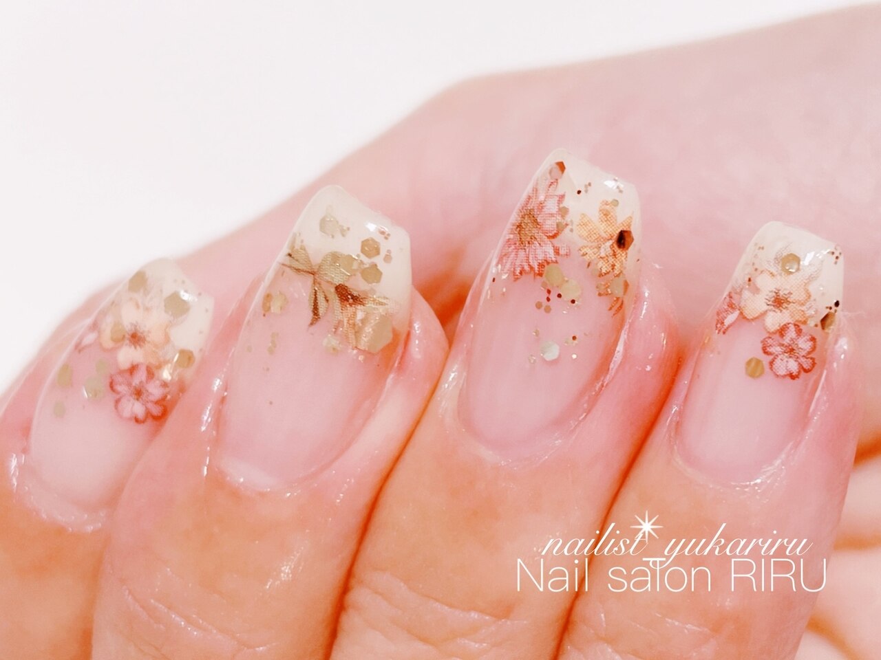 ☆SALE!!☆フラワーフレンチネイルチップ しぶく ⋆*❁* 春ネイル