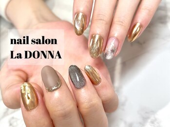 ラドンナ(La DONNA)/ゴールド×マグネットネイル