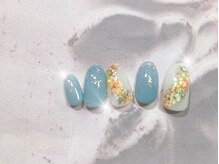 ハッピービューティー(Happy Beauty)/小花ネイル