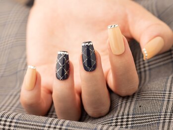 ヴァンネイル(VINGT NAIL nail&eye beauty)/ネイビー×ストーン