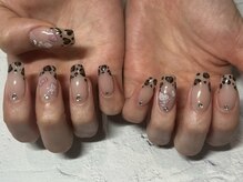 レゴリス ルナ 天神大名(REGOLITH LUNA)/ヒョウ柄フレンチ風ネイル