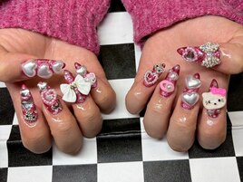 ゴテゴテラブリーキティーネイル