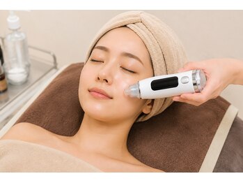 アルバ 高田馬場(alba)の写真/「その毛穴、隠さないで」高田馬場で叶う最新ピーリング×熟練技術◆陶器のような美肌を敏感肌特化ケアで◎