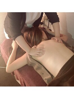 リフレッシュサロン ビジン(BIJIN)の写真/当店人気No.2！温熱＆リンパマッサージで一気にリフレッシュ♪よもぎ蒸し45分+フルボディリンパ90分￥11,000