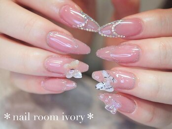 ネイルルーム アイボリー(nail room ivory)/蝶々ネイルで指先煌く☆
